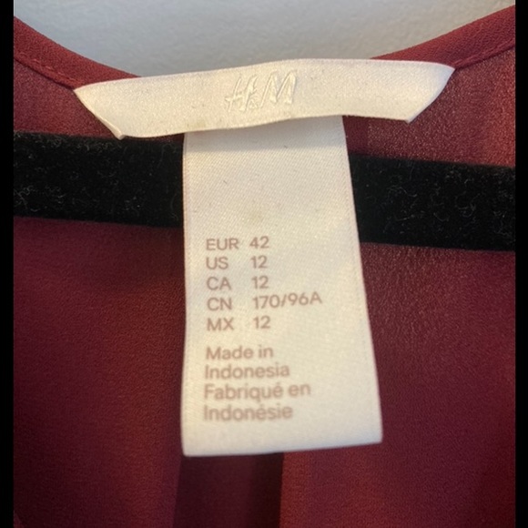 H&M woman’s dress top. - Picture 2 of 3